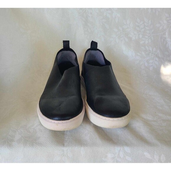 Kenneth‎ Cole Sz 7 Black Leather Slip on Sneakers Quiet Luxury Minimalist Basic - Picture 2 of 5